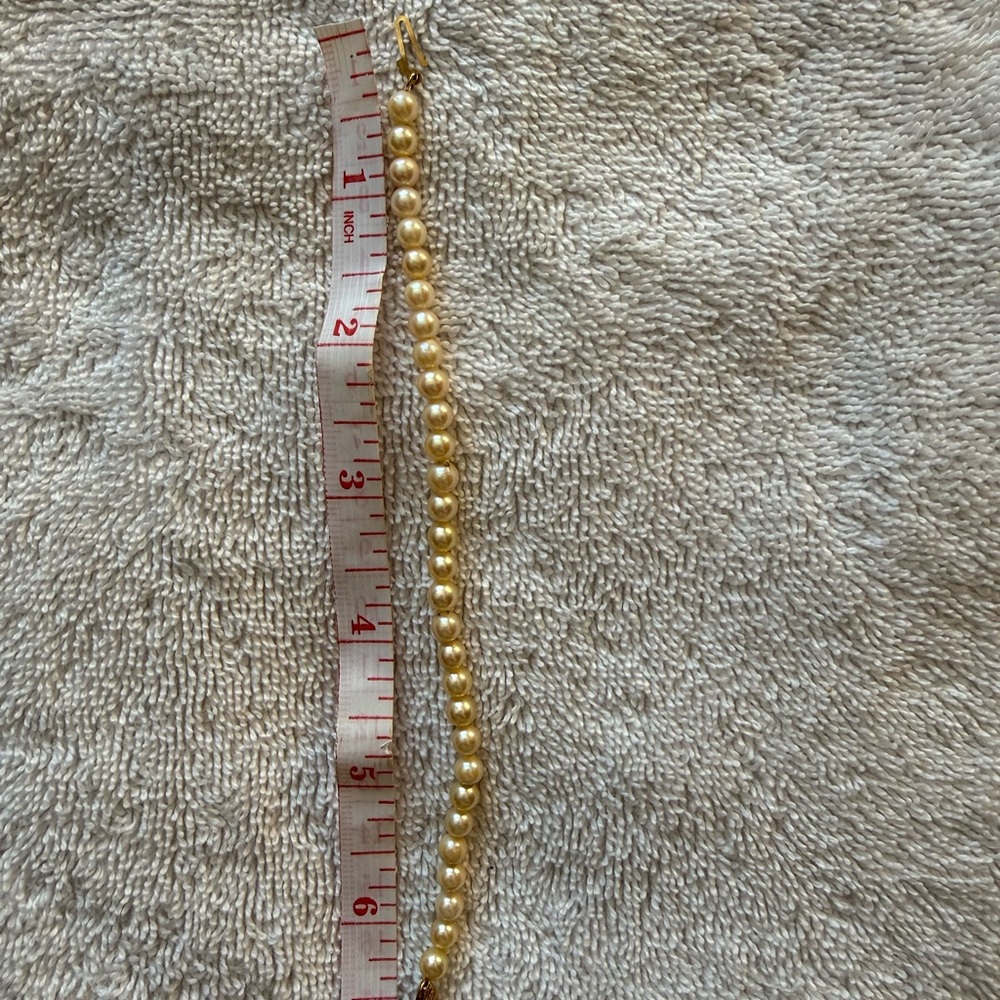 Pearl bracelet in 14k clasp